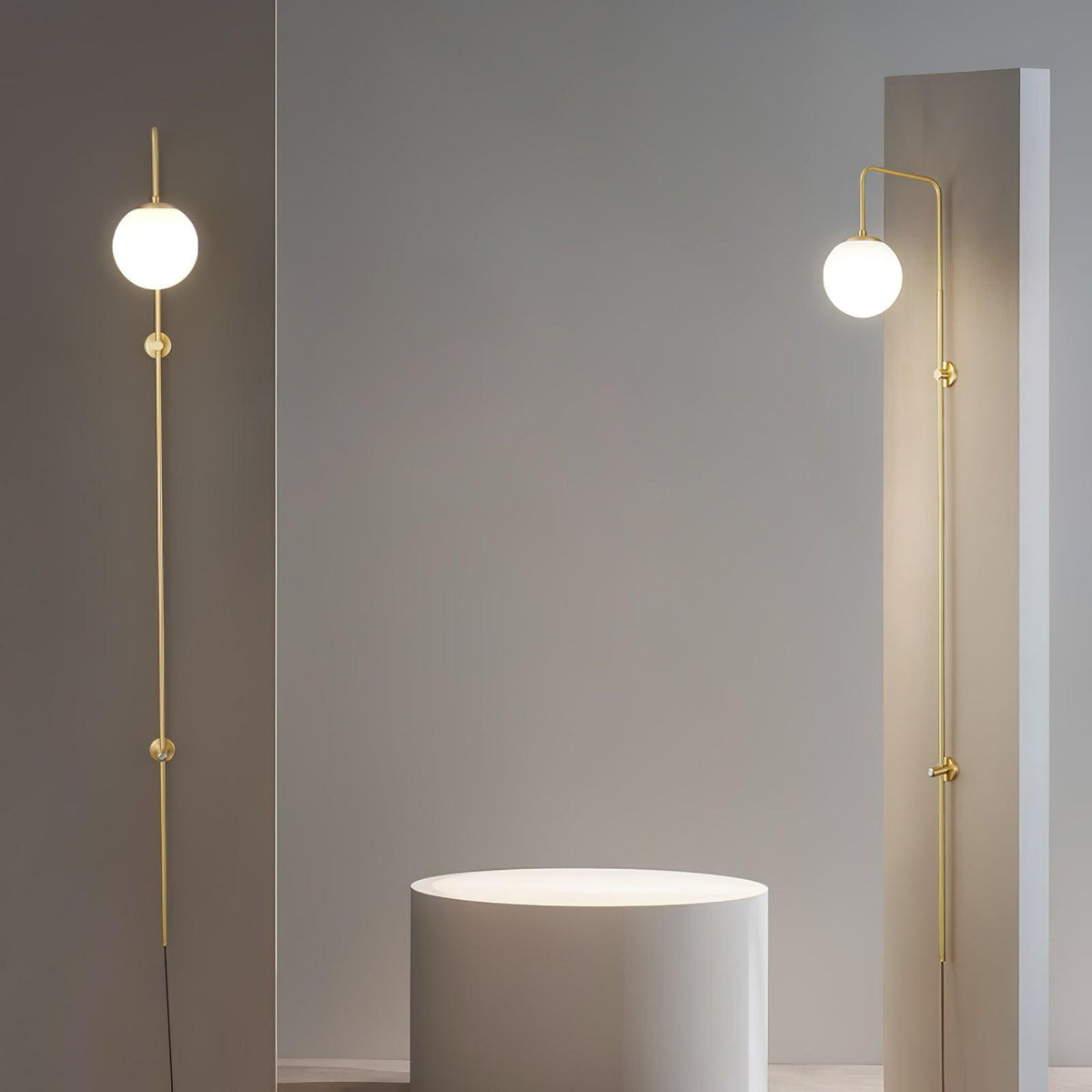 Long Brass Globe Plug-In Wall Light / ∅ 5.9″ x H 35.4″ / Dia 15cm x H 90cm / Gold & White / EU Plug